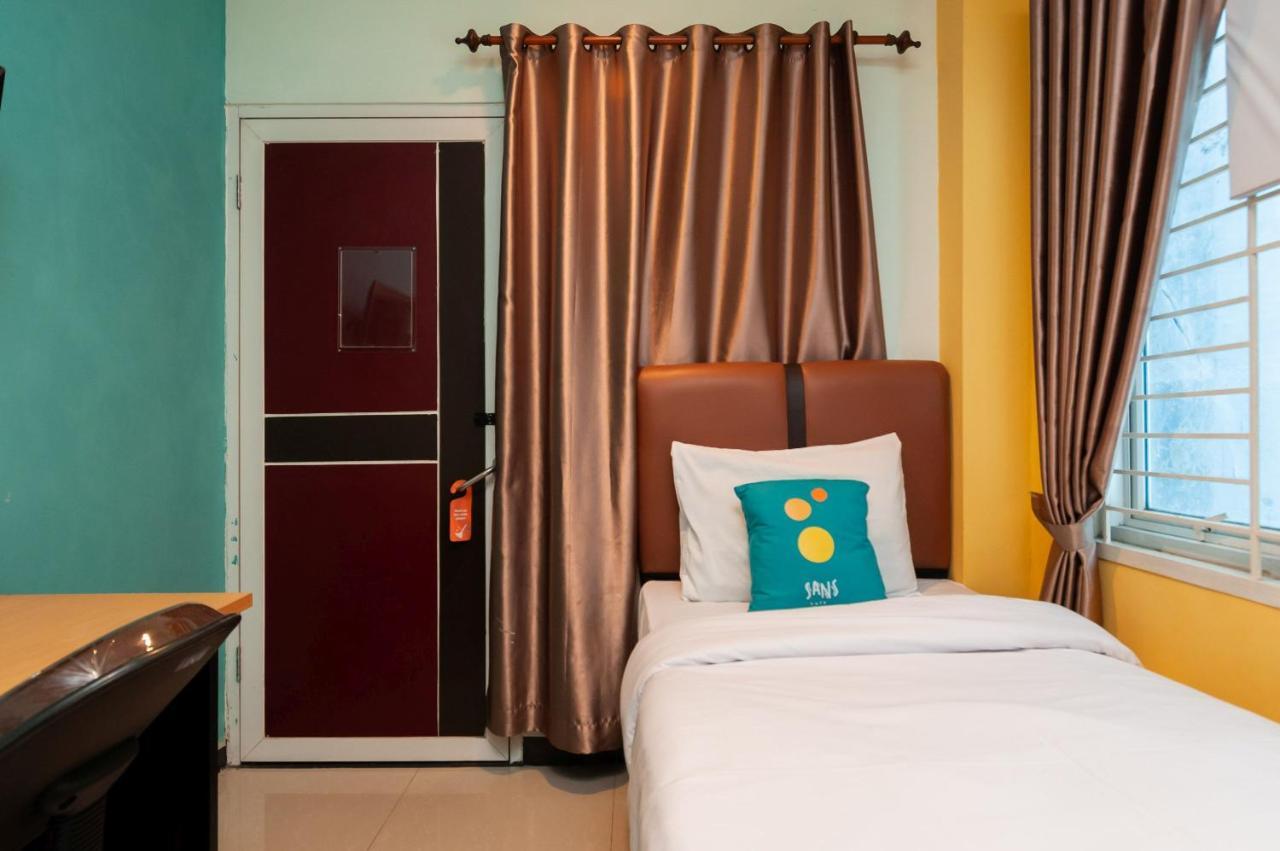 Sans Hotel Finest Medan Luaran gambar