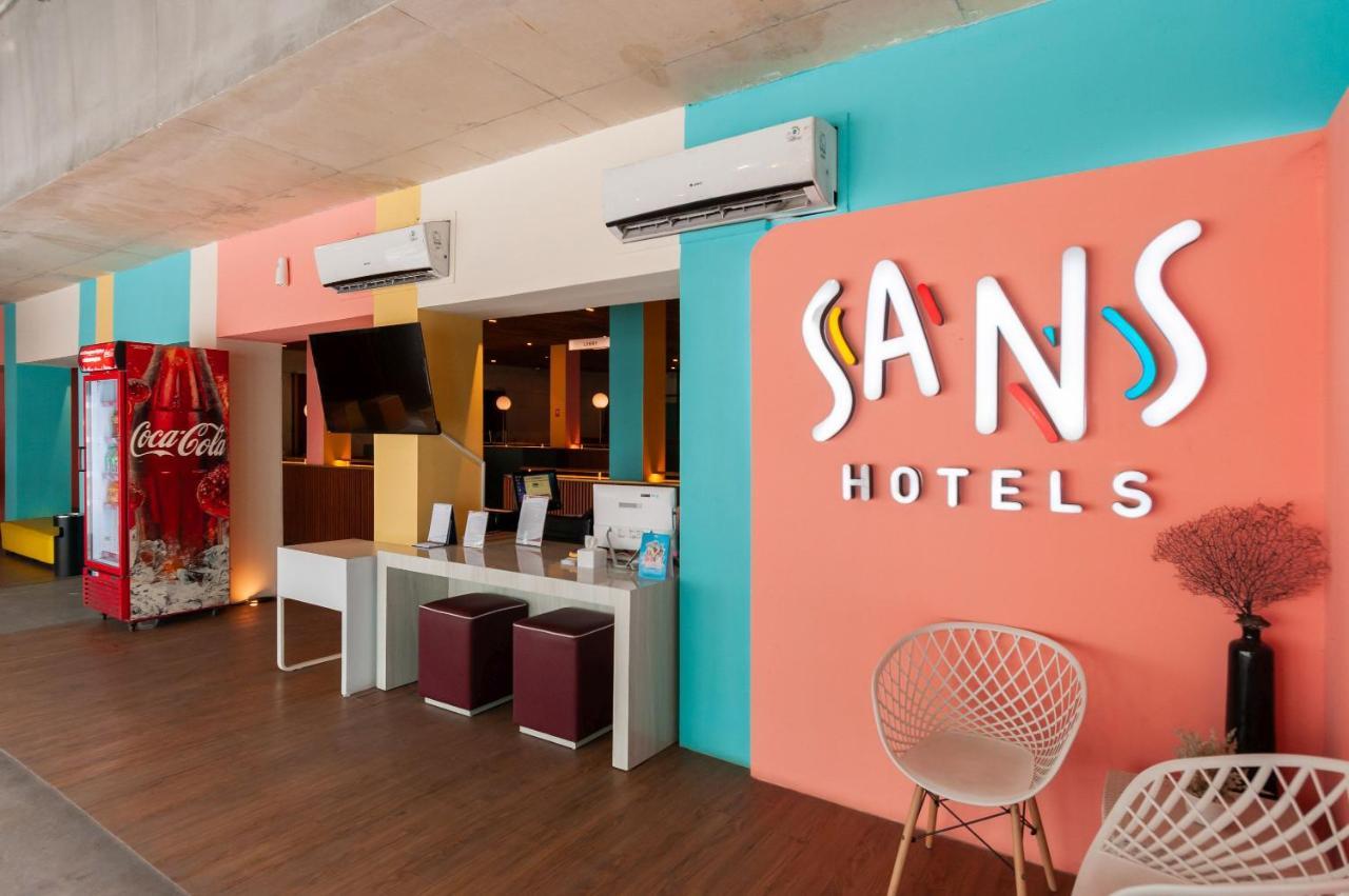 Sans Hotel Finest Medan Luaran gambar