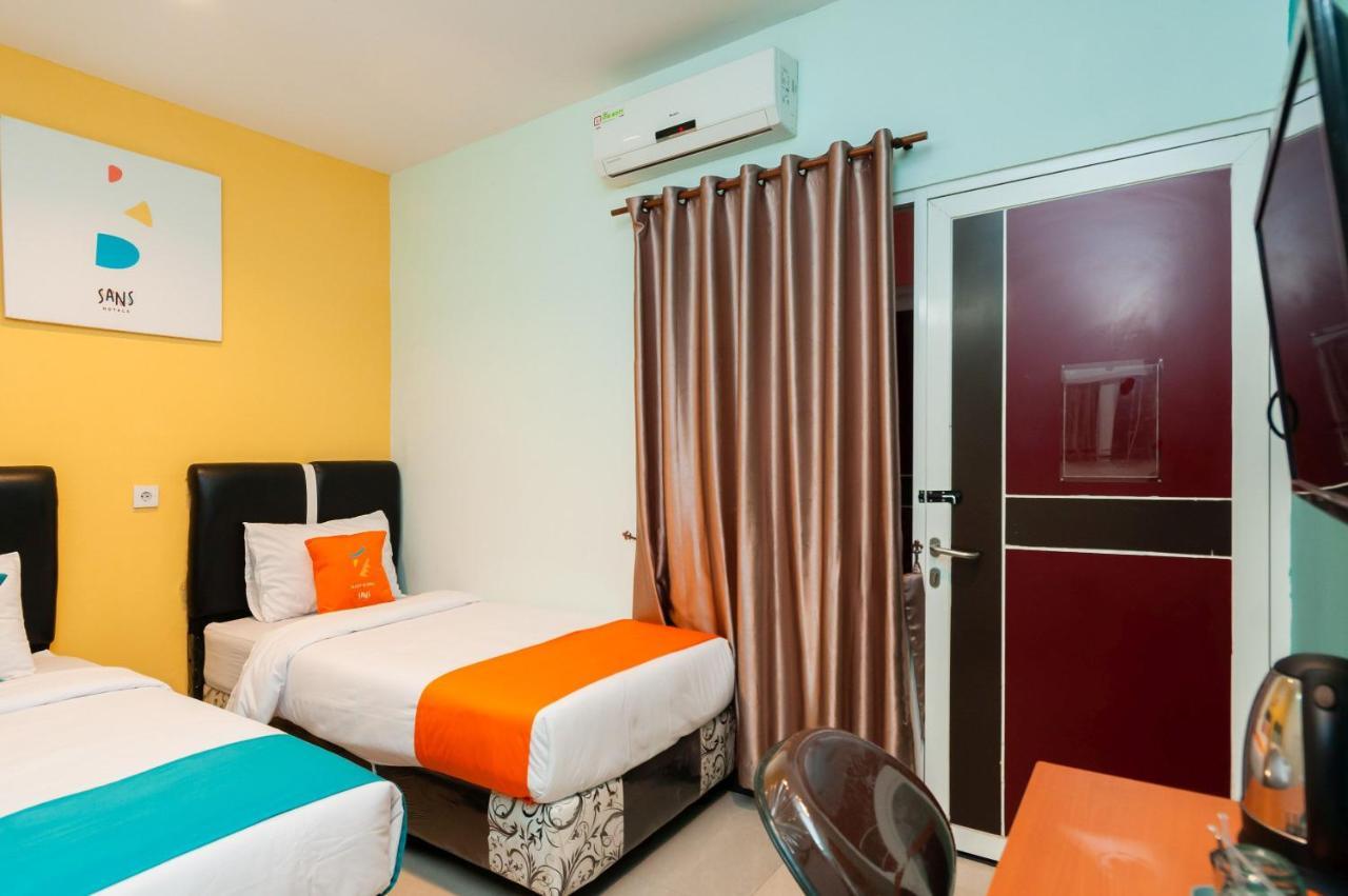 Sans Hotel Finest Medan Luaran gambar