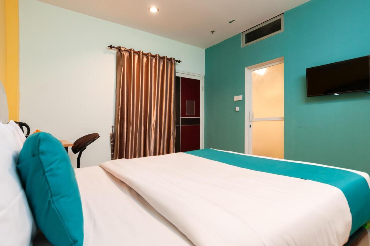 Sans Hotel Finest Medan Luaran gambar